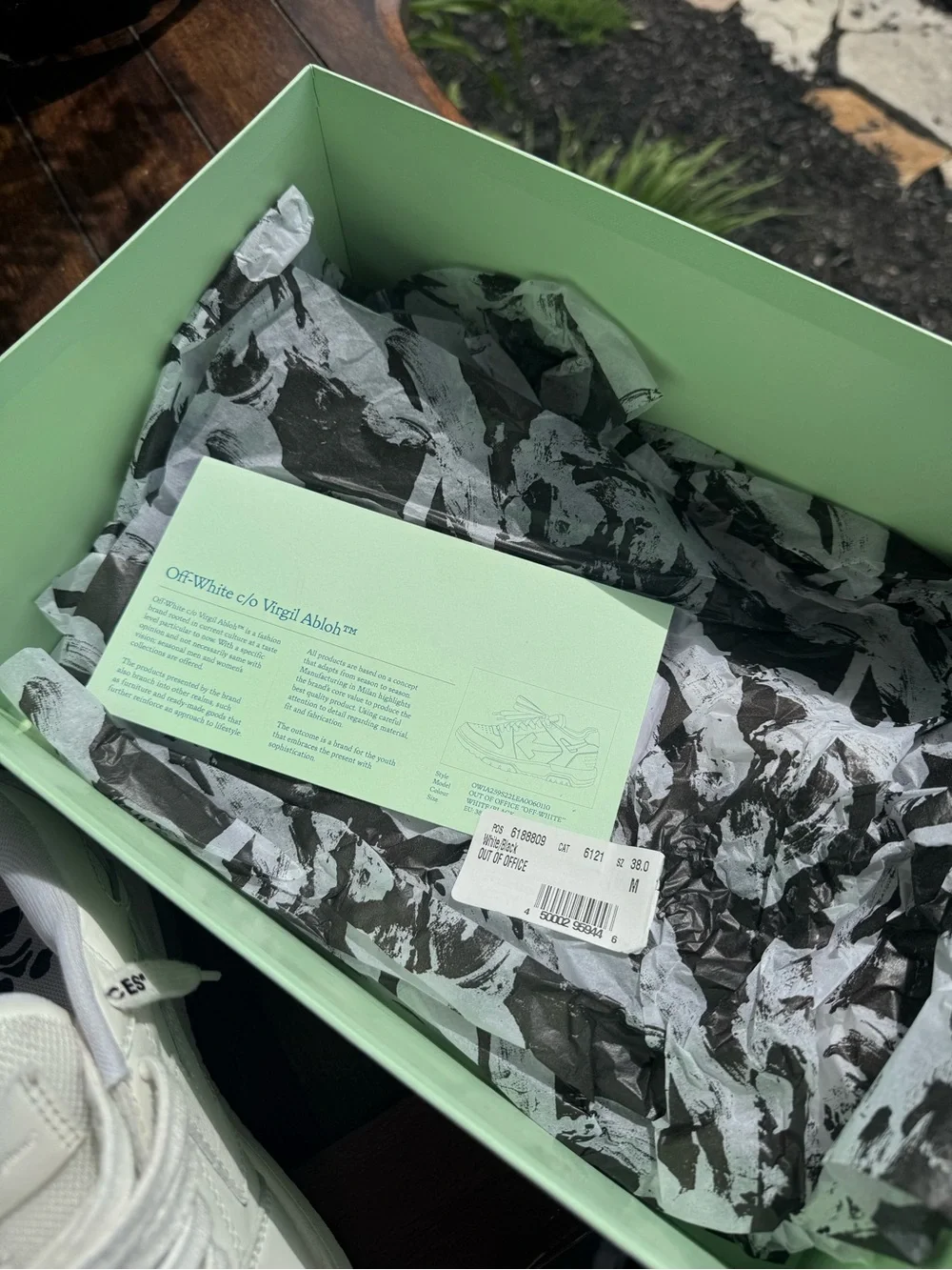 Off-White OOO “Out Of Office” Low Top Designer Sneakers - Picture 8 of 8